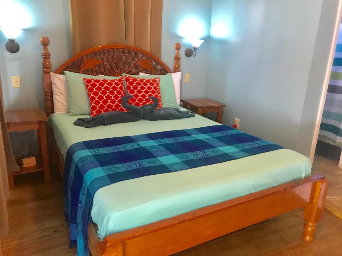 Tilt-Ta-Dock Resort Belize Corozal Bagian luar foto